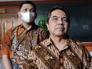 Sebut Aremania Sok Jago, Ade Armando Kini Ciut Nyali Datang ke Malang