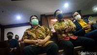 Sebelumnya, majelis hakim menolak nota keberatan atau eksepsi tiga terdakwa kasus pengeroyokan terhadap Ade Armando. Hakim memerintahkan sidang perkara ini dilanjutkan ke tahap pemeriksaan saksi.