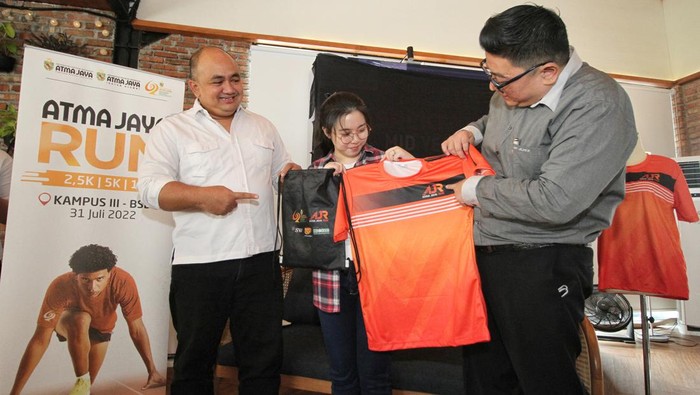 Universitas Katolik Indonesia (Unika) Atma Jaya Jakarta, berkolaborasi dengan Perkumpulan Alumni Atma Jaya Jakarta (PAAJJ) akan menggelar kegiatan olahraga “Atma Jaya Run” pada hari Minggu, (31/7) di Kampus III BSD. Kegiatan ini mengusung tema yang selaras dengan Dies Natalis Unika Atma Jaya ke-62, “Preparing the Post-Covid Society”.