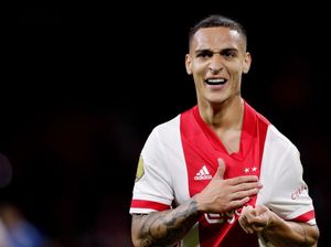 Peringatan Rio Ferdinand Usai MU Beli Mahal Antony dari Ajax