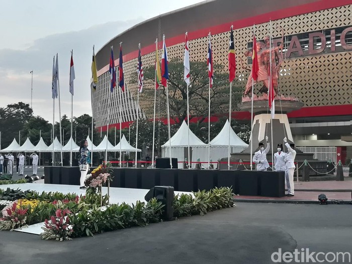Indonesia secara resmi menyambut kedatangan kontingen ASEAN Para Games dari 10 negara. Penyambutan dilakukan dengan mengibarkan 11 negara peserta ASEAN Para Games di halaman Stadion Manahan Solo, Rabu (27/7/2022).