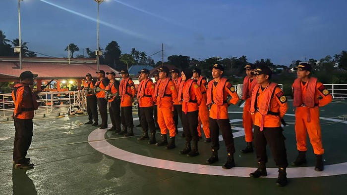 Basarnas Kendari diturunkan evakuasi penumpang kapal di Perairan Konawe.