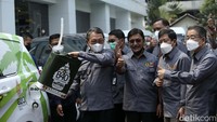 Menteri ESDM Arifin Tasrif beserta pejabat terkait berpose dalam peluncuran itu. Seperti diketahui, Kementerian ESDM pada tahun ini menetapkan alokasi biodiesel untuk dalam negeri tepatnya sebesar 10.151.018 kilo liter (kl), naik dari alokasi biodiesel 2021 yang telah direvisi menjadi 9.413.033 kl.