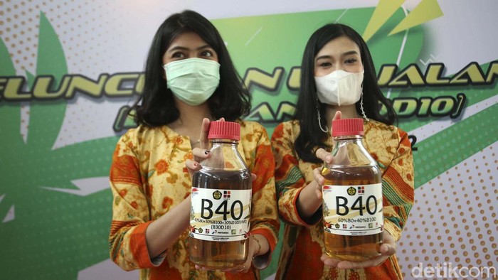 BBM B40 mulai diujicoba untuk kendaraan roda empat. B40 merupakan bahan bakar biodiesel campuran minyak sawit 40%.