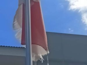 Saat Bendera Merah Putih Usang Berkibar di Minut Baru Disadari Setelah Viral