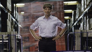 Rambut pirangnya semrawut. Kamu bisa mengatakan 3 hal soal Bill Gates dengan cepat. Dia sungguh pintar. Dia sungguh kompetitif, dia ingin menunjukkan padamu seberapa pintar dirinya. Dan dia sangat sangat gigih, kata Paul Allen. Foto: Getty Images