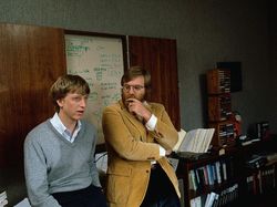 Foto Langka Bill Gates Muda yang Belum Pernah Anda Lihat