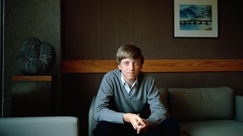 Foto Bill Gates ini dijepret pada tahun 1984 saat Microsoft mulai lepas landas di bawah kepemimpinannya. Bill Gates lahir pada 28 Oktober 1955 sehingga saat itu, usianya 29 tahun. Foto: Getty Images