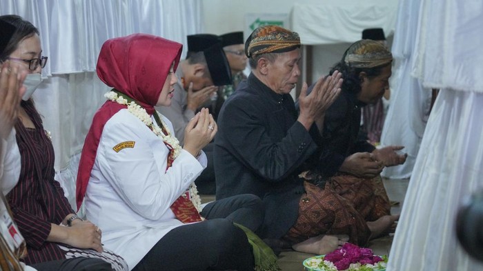 Bupati Klaten Sri Mulyani beserta Forkopimda berziarah ke makam Ki Ageng Pandanaran di Bayat, Rabu (27/7/2022).