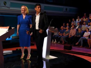 Debat Calon PM Inggris Disetop Gegara Moderator Pingsan!