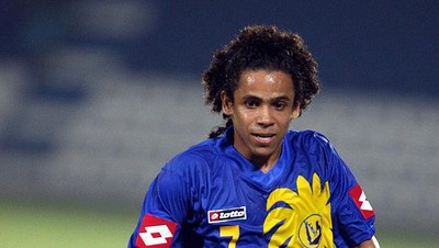 Elton Arabia: Pesepakbola Pro Termungil Dunia, 15 Cm di Bawah Messi