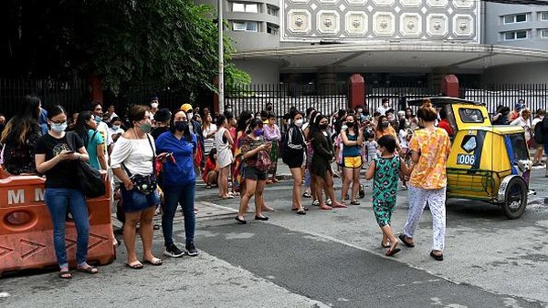 Gempa Goyang Filipina, Warga Berhamburan ke Luar Gedung