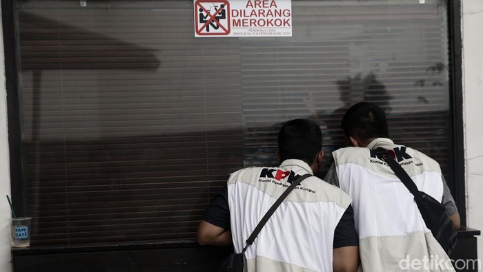 Hakim PN Jaksel tidak menerima permohonan praperadilan yang diajukan mantan Bupati Tanah Bumbu, Mardani Maming. Hakim menilai permohonan Mardani prematur.