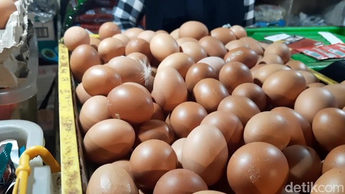 Harga telur ayam di Purwakarta masih tinggi