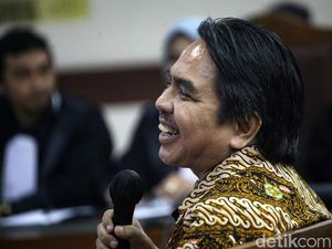 Disebut PD-NasDem Pakai Politik Identitas, Ade Armando: Mereka Panik!