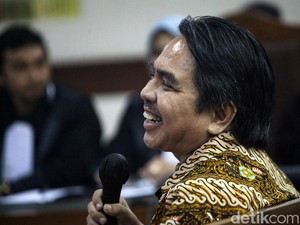 Disebut PD-NasDem Pakai Politik Identitas, Ade Armando: Mereka Panik!