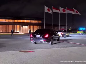 Jokowi Tiba di Tokyo, Bukan Pakai Mobil Jepang tapi Mobil Mewah Ini