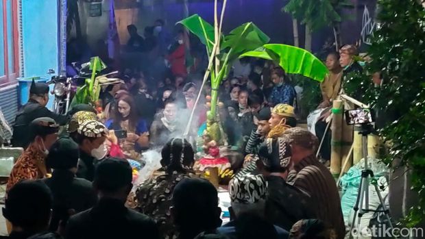 Kirab budaya dan sedekah bumi di Surabaya