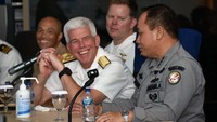Vice Admiral Thomas, dalam kesempatan ini membahas kerja sama maritim yang dapat dilakukan oleh kedua instansi. Beberapa program kerja yang dibahas seperti teknologi maritim yang sesuai dengan konsep Maritime Domain Awareness (MDA), peluang pertukaran informasi antara Bakamla RI dengan US Navy serta pembahasan situasi keamanan di kawasan.