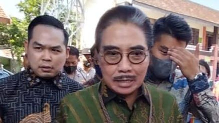 Kuasa Hukum Terdakwa Bos SPI Kota Batu, Hotma Sitompul