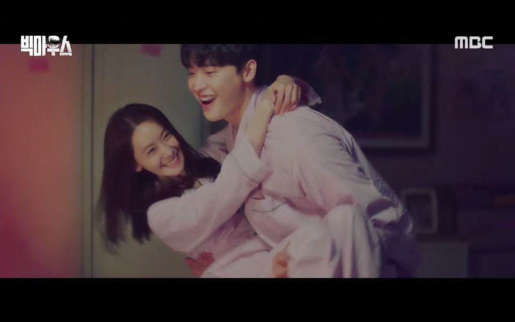 Lee Jong Suk dan Yoona dalam drama Korea Big Mouth Lee Jong Suk dan Yoona dalam drama Korea Big Mouth