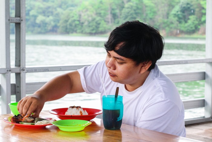 Makan pakai tangan