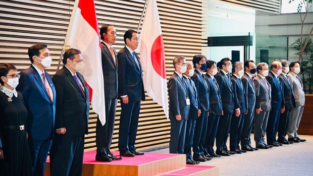 Mengawali agendanya di Tokyo, Rabu pagi, 27 Juli 2022, Presiden Joko Widodo melakukan pertemuan dengan Perdana Menteri (PM) Jepang Kishida Fumio di Kantor PM Jepang. (Dok: Biro Pers Sekretariat Presiden)