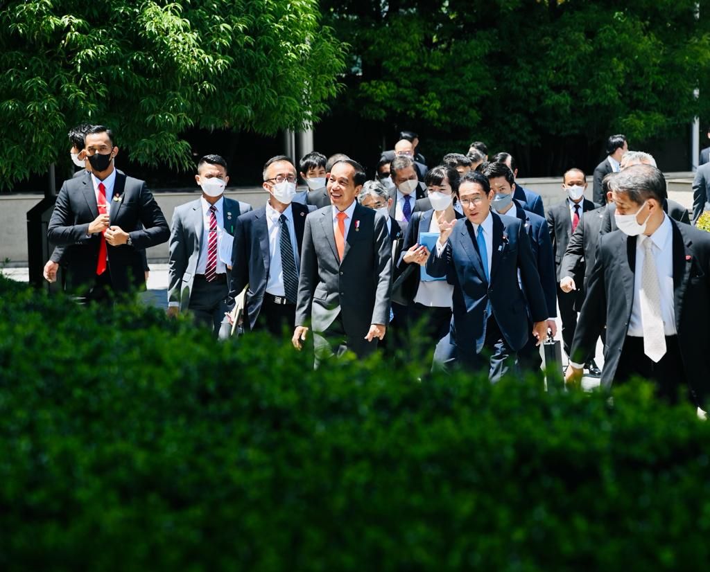 Mengawali agendanya di Tokyo, Rabu pagi, 27 Juli 2022, Presiden Joko Widodo melakukan pertemuan dengan Perdana Menteri (PM) Jepang Kishida Fumio di Kantor PM Jepang. (Dok: Biro Pers Sekretariat Presiden)