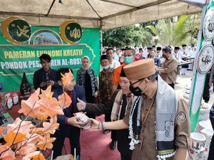 Sandiaga Dorong Santri Bojonegoro Melek Internet untuk Peluang Ekonomi