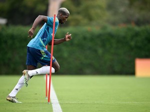 Allegri Tak Akan Ambil Risiko soal Chiesa dan Pogba