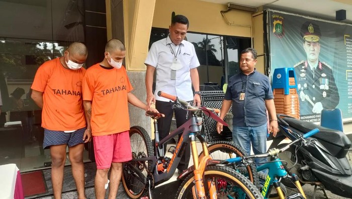 Pencurian sepeda mewah di Depok