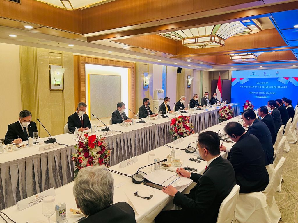 Presiden Joko Widodo bertemu dengan sejumlah CEO perusahaan Jepang di Imperial Hotel, Tokyo, Jepang, pada Rabu, 27 Juli 2022. (Dok: Biro Pers Sekretariat Presiden)