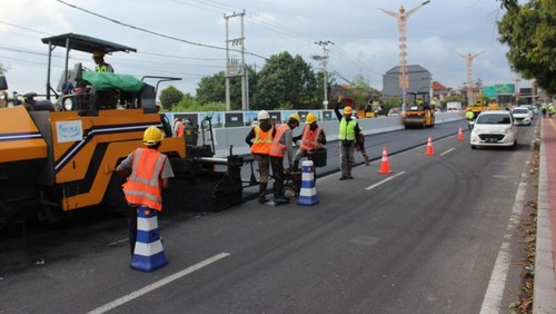 Proyek pengaspalan di Badung Selatan jelang KTT G20