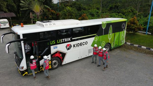 PT Kideco Jaya Agung (Kideco) menggunakan bus listrik buatan anak negeri yang diproduksi oleh PT Mobil Anak Bangsa (MAB). (Dok: PT Kideco Jaya Agung (Kideco))