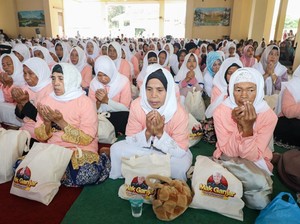 Emak-emak di Cianjur Lantunkan Doa untuk Ganjar Presiden 2024