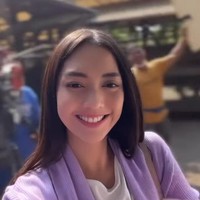 Diduga tanggapi unggahan Dhena Devanka, Ririn Dwi Ariyanti terlihat menulis kalimat di Instagram Story nya yang mengajak untuk tetap bersikap baik dan berpikir positif. Utk apa pusing mikirin yg ga perlu... stay happy... stay positif.. stay kind... tulis Ririn. Foto: Instagram/@ririndwiariyanti