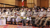 Menurutnya, selain memberikan kepercayaan diri kepada Kakanwil dan Kakantah, atribut baru juga diharapkan dapat menjaga kewibawaan. Foto: Dok. Kementerian ATR/BPN