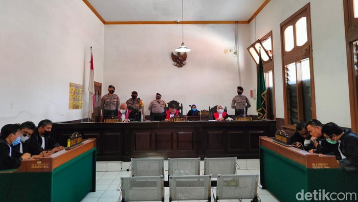 Suasana saat sidang vonis Ketum GMBI