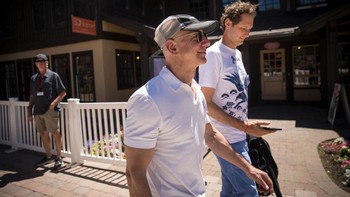 Pendiri Amazon dan juga salah satu orang terkaya di dunia Jeff Bezos tahun ini tak tertangkap kamera, tapi rutin hadir di tahun-tahun sebelumnya. Foto: Getty Images