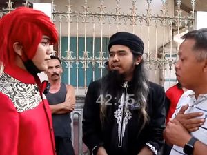 Juli: Duel Pesulap Merah Vs Gus Samsudin-Alotnya Penangkapan Mas Bechi