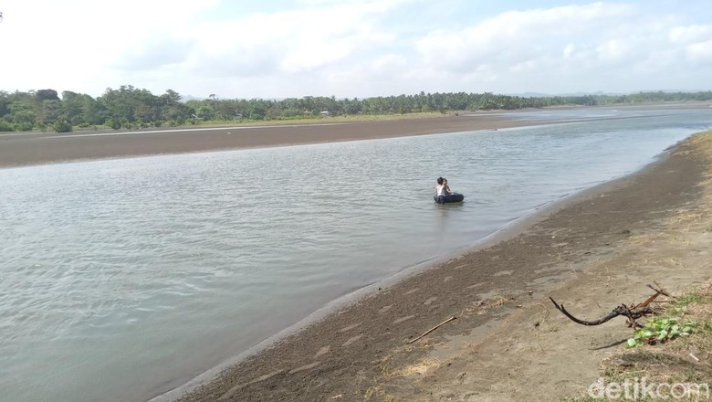 Tanjung Cemara di Pangandaran.