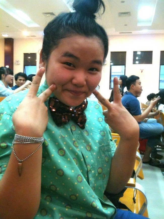 Dilansir daari eva.vn, Nhi menyebut jika masa lalunya itu penuh dengan trauma psikologis karena penampilannya yang gemuk dan dianggap jelek. Bahkan Nhi sempat ditolak menjadi penyanyi karena tubuh gemuknya. Foto: Facebook/Truong Thao Nhi