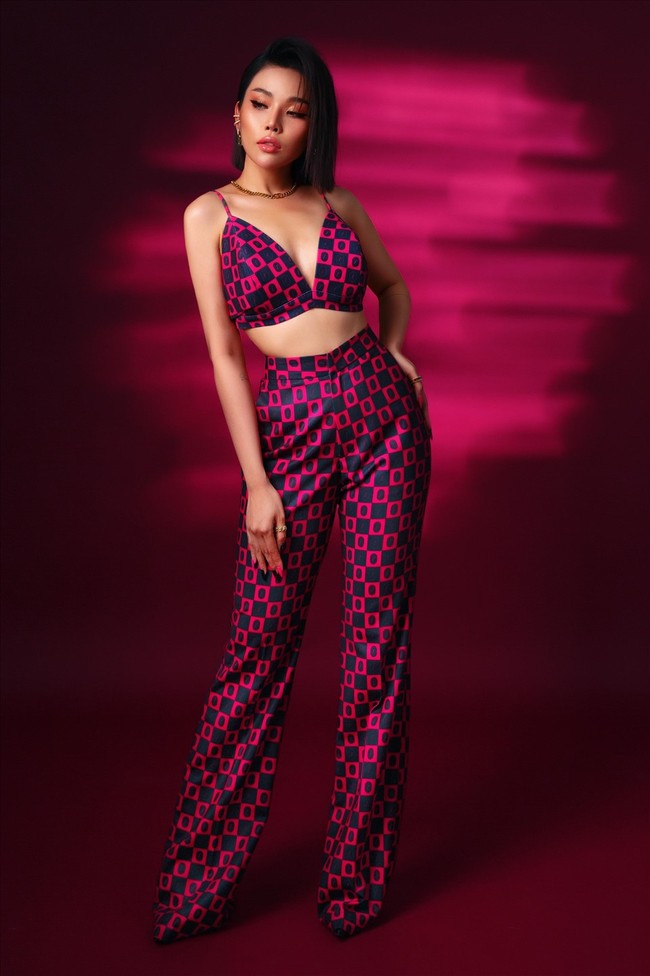 Tak ingin terus terpuruk karena penampilannya, Nhi memutuskan untuk menjalani program diet ketat. Nhi yang dulunya memiliki berat badan 70 kg akhirnya bisa turun sebanyak 20 kg. Foto: Facebook/Truong Thao Nhi