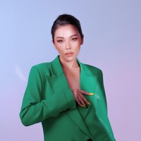 Karena penurunan berat badaan, penampilan Nhi pun jadi berubah drastis. Tubuhnya kini jadi lebih langsing dan wajahnya pun jadi lebih tirus. Foto: Facebook/Truong Thao Nhi