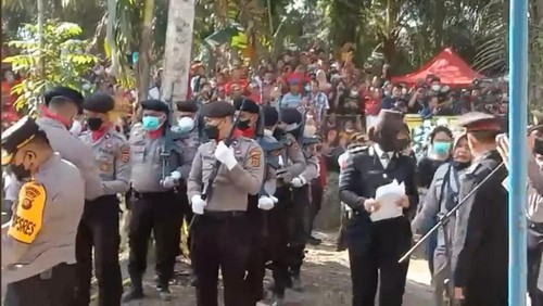 Upacara kepolisian saat pemakaman Brigadir J (foto: istimewa)