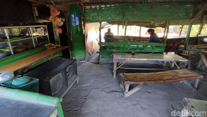 Warkop di Gresik milik Eni yang dibobol 6 kali maling
