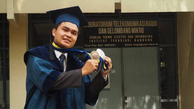 William Damario Lukito, lulusan terbaik termuda tercepat ITB