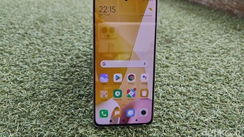 Ponsel ini hadir dengan layar AMOLED berukuran 6,55 inch serta didukung refresh rate 120Hz dan touch sampling rate 240Hz. Foto: Virgina Maulita Putri/detikINET