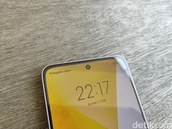 Unboxing Xiaomi 12 Lite, Ponsel Stylish Harga Rp 5 Jutaan