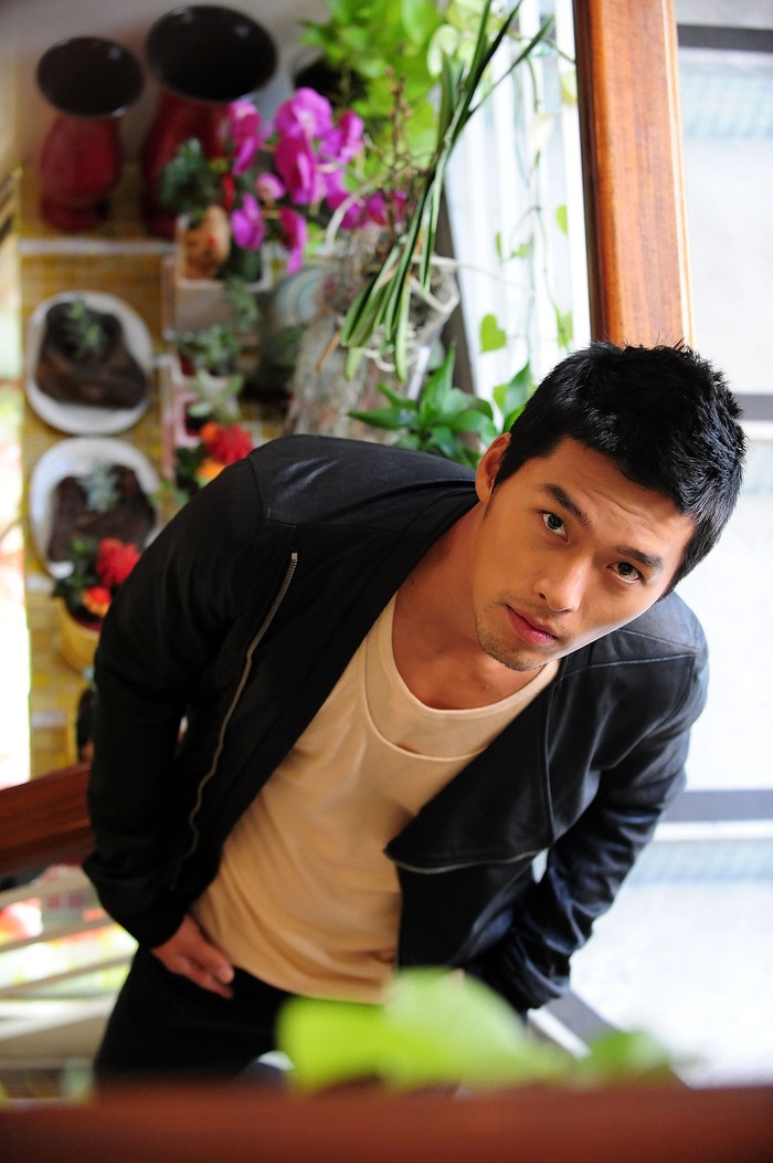 107689072 SEOUL, SOUTH KOREA - JULY 27: Hyun Bin poses for photographs on July 27, 2009 in South Korea (Photo by Ten Asia/Multi-Bits via Getty Images)